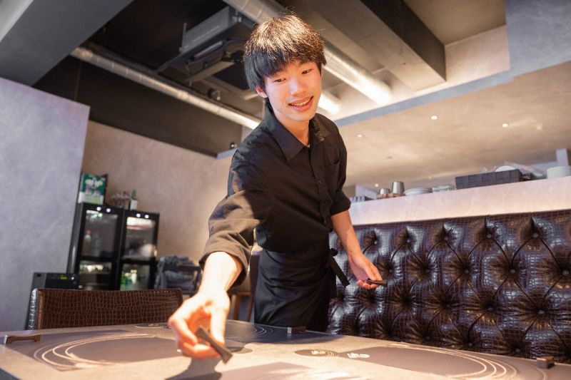 長坂さんの働く姿を親御さんにはまだ見せたことはないそうですが、「いつかはお店に来てほしいですね」と照れくさそうに教えてくれた