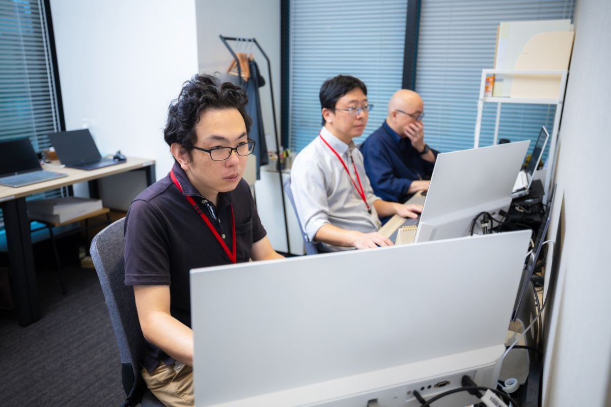 無理して出社をする必要はないけれど、近くで一緒に働くからこそできるフォローもある。その絶妙なさじ加減が、働きやすさにつながっている